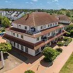 Waterkant 01 - Muschel * Boltenhagen (Ostseebad)