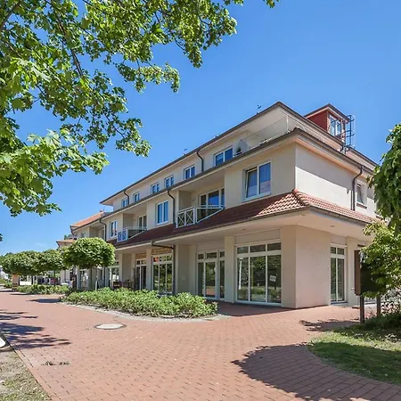 Waterkant 01 - Muschel Boltenhagen (Ostseebad)
